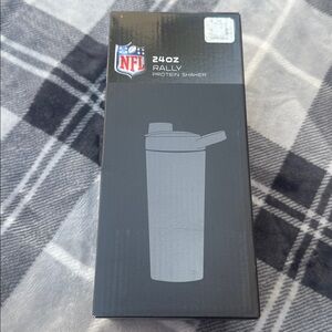 NFL White Protein Shaker 24oz